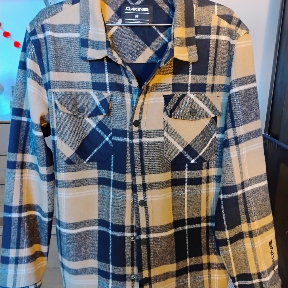 Dakine Black and Tan Plaid Shirt